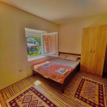 The Blue Eye Bed & Breakfast Vusanje Bagian luar foto