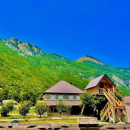The Blue Eye Bed & Breakfast Vusanje Bagian luar foto