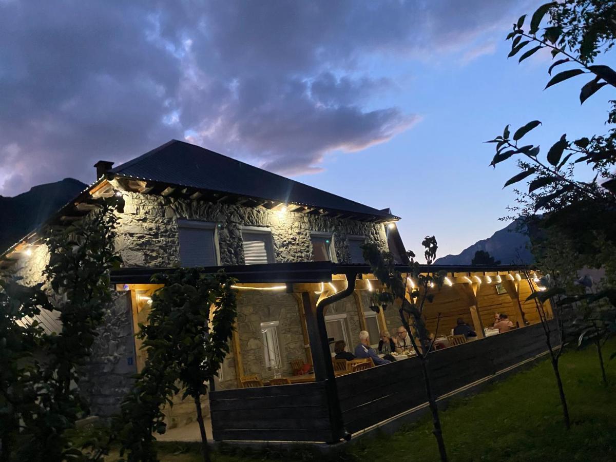 The Blue Eye Bed & Breakfast Vusanje Bagian luar foto