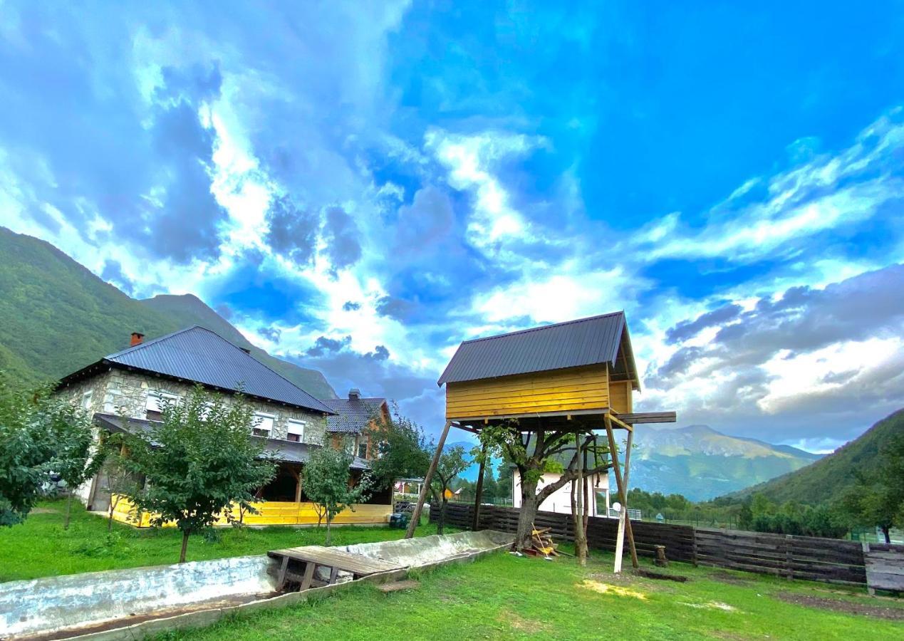 The Blue Eye Bed & Breakfast Vusanje Bagian luar foto