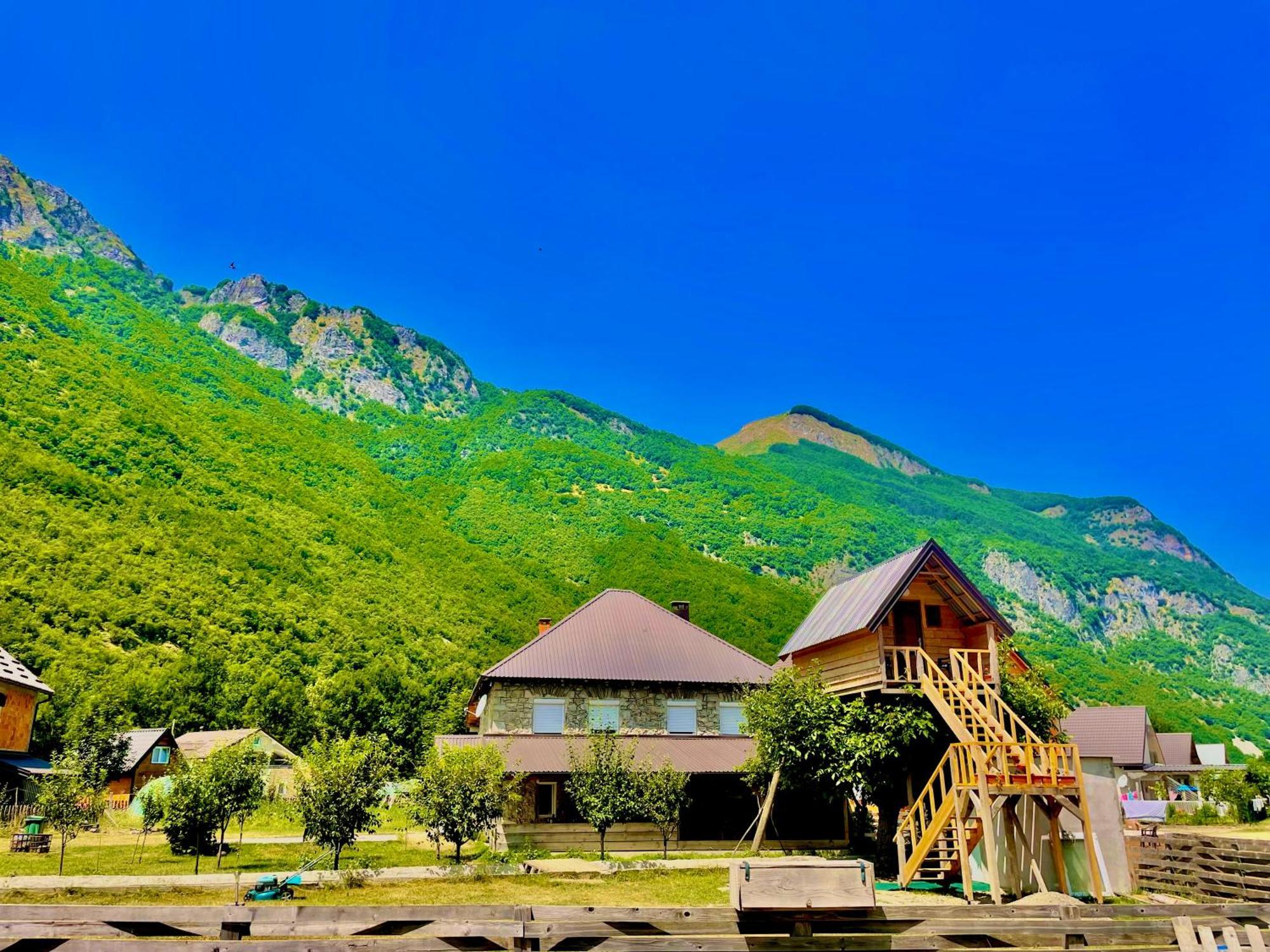 The Blue Eye Bed & Breakfast Vusanje Bagian luar foto