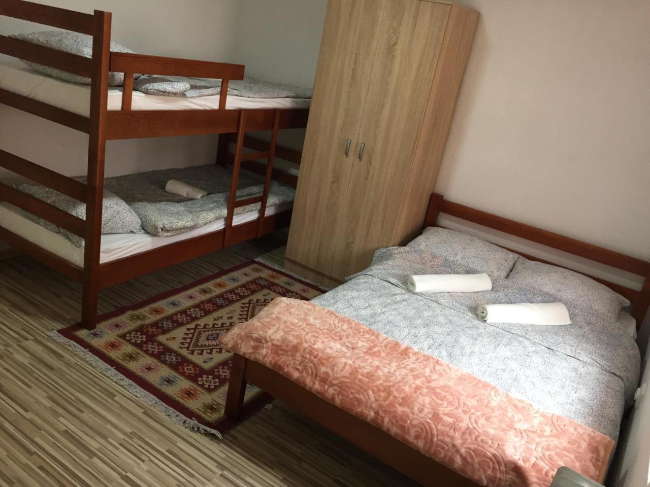 The Blue Eye Bed & Breakfast Vusanje Bagian luar foto